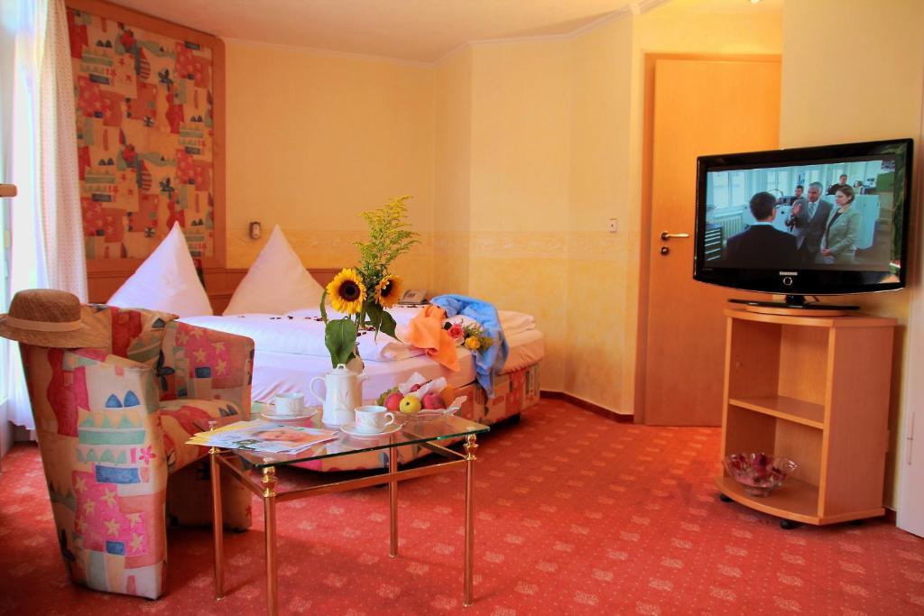 Hotel Weingaertner Bad Wildbad Room photo