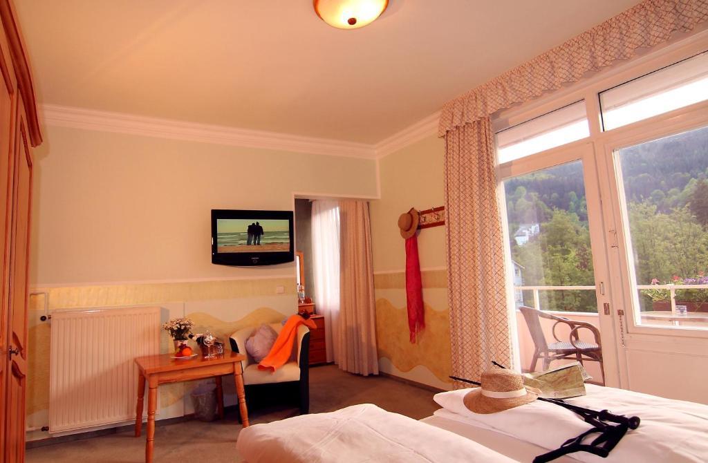 Hotel Weingaertner Bad Wildbad Room photo